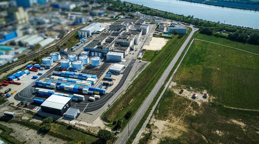 Aerial view of the Centraco site showing the storage area and the Cyclife France radioactive waste treatment plant